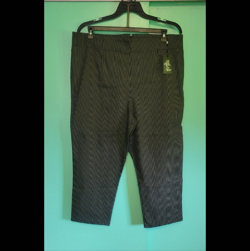 Hell Bunny Women's Black Pinstripe Capris